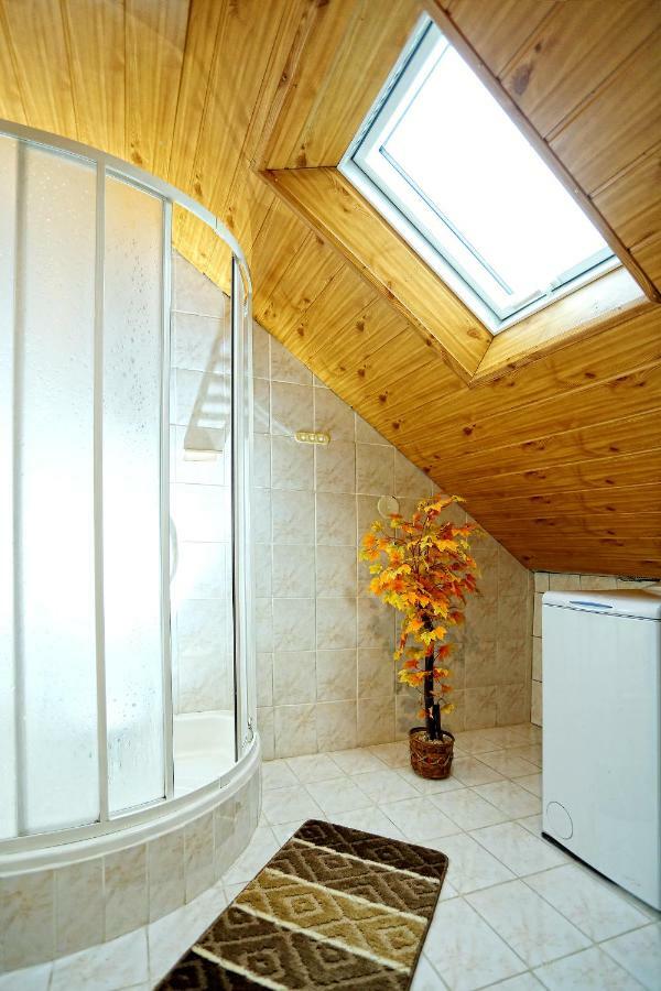 Pod Dubom Apartment Liptovsky Mikulas Bilik gambar